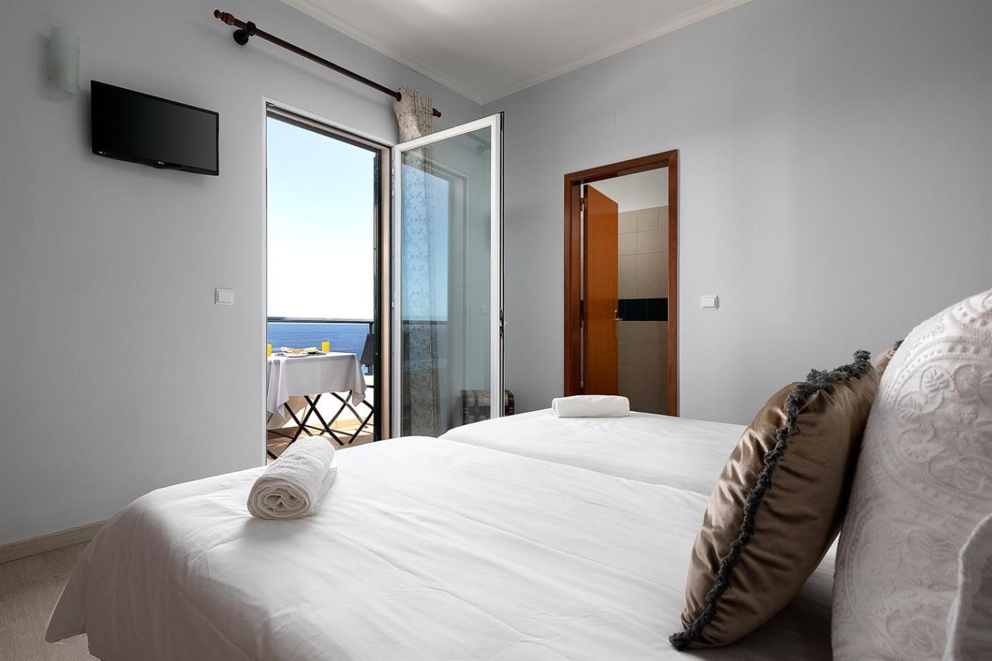 Perola Views Inn By Madeira Sun Travel Порту-Мониш Экстерьер фото