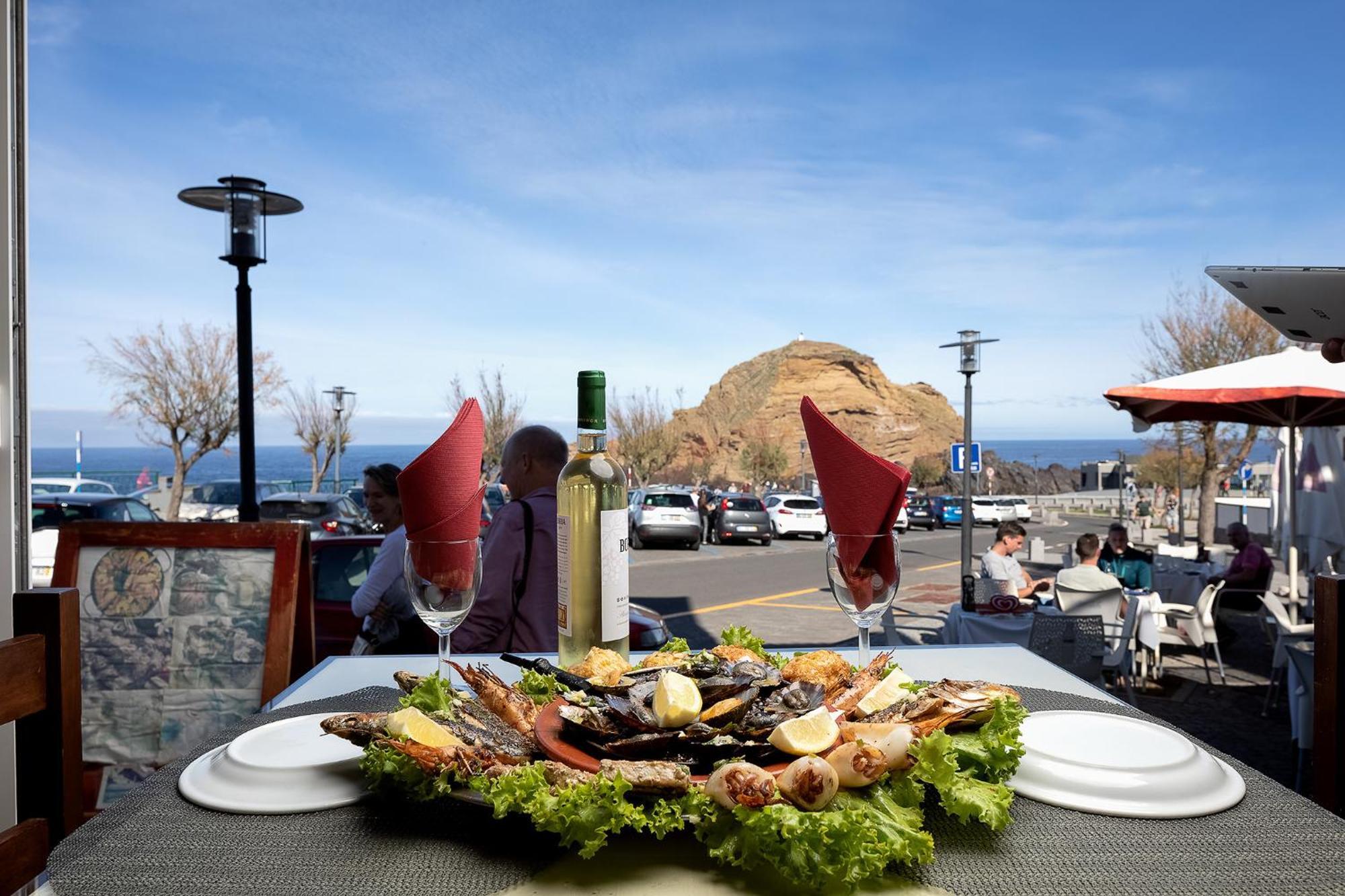 Perola Views Inn By Madeira Sun Travel Порту-Мониш Экстерьер фото